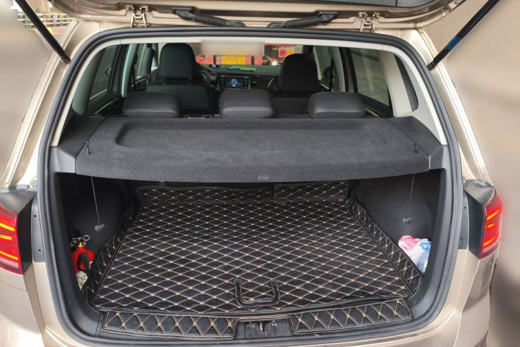 Used Volkswagen Golf Sportsvan 2018 230TSI Manual Entry-Level Model Trunk