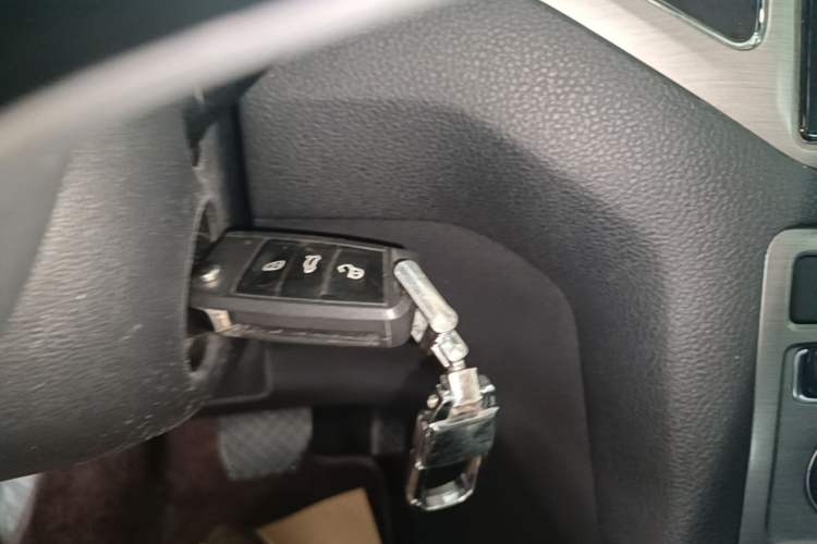 Used Volkswagen Golf Sportsvan 2018 1.6L Automatic Comfort Model Vehicle Key