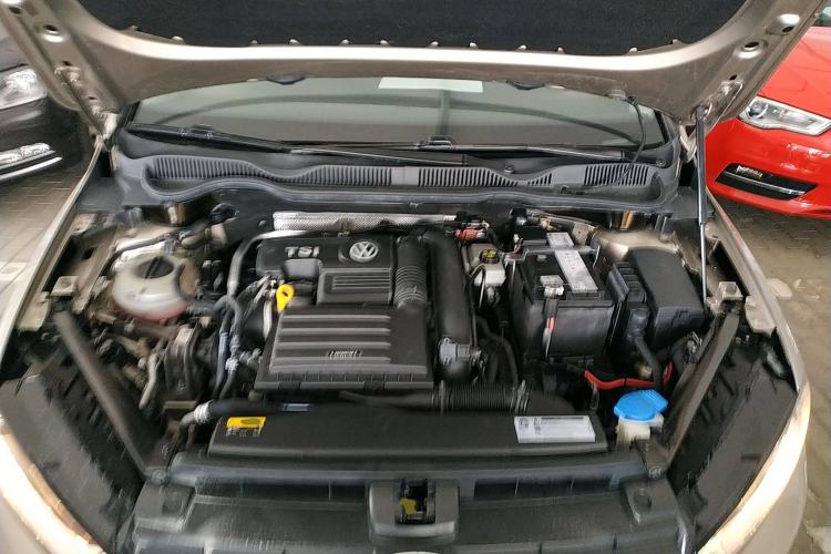 Used Volkswagen Golf Sportsvan 2018 230TSI Automatic Trend Edition Engine Bay