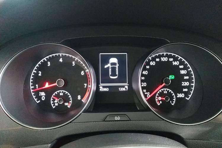 Used Volkswagen Golf Sportsvan 2018 230TSI Automatic Trend Edition Instrument Cluster