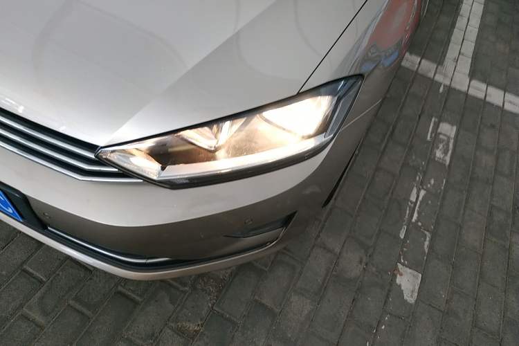 Used Volkswagen Golf Sportsvan 2018 230TSI Automatic Trend Edition Left Front Headlight