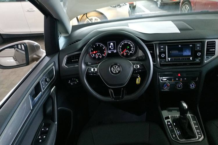 Used Volkswagen Golf Sportsvan 2018 230TSI Automatic Trend Edition Steering Wheel