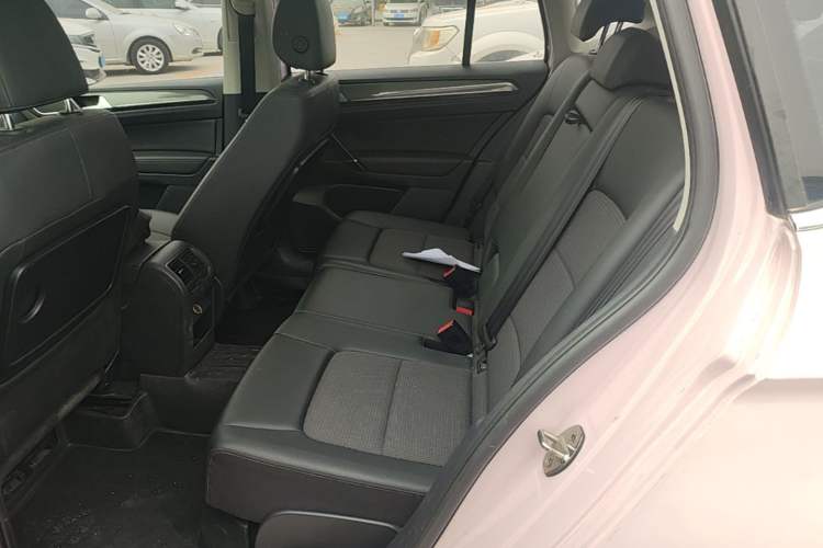 Used Volkswagen Golf Sportsvan 2018 230TSI Automatic Trend Edition Left Rear Seat