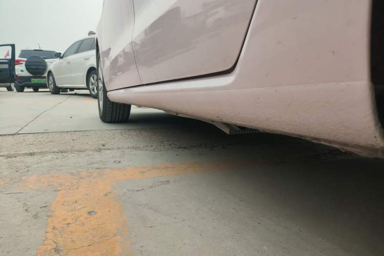 Used Volkswagen Golf Sportsvan 2018 230TSI Automatic Trend Edition Left Side Sill
