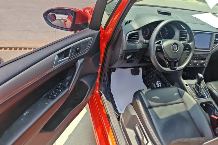 Used Volkswagen Golf Sportsvan 2018 1.6L Automatic Comfort Model Driver Seat