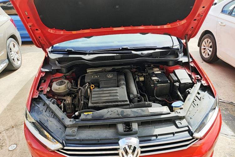 Used Volkswagen Golf Sportsvan 2018 230TSI Automatic Trend Edition Engine Bay