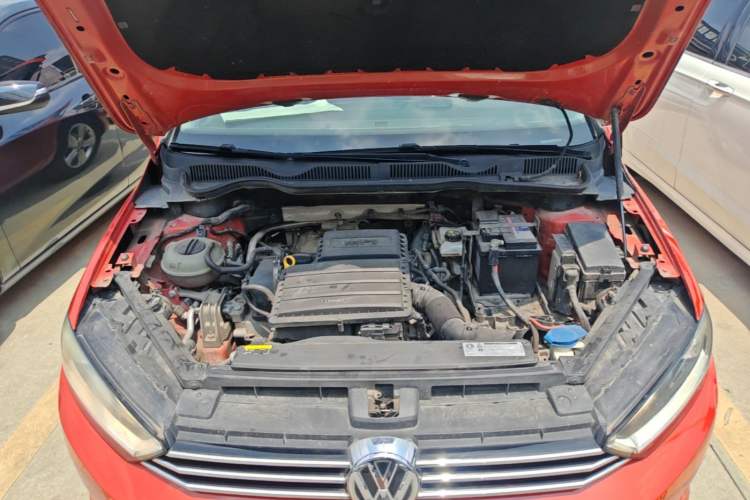 Used Volkswagen Golf Sportsvan 2018 1.6L Automatic Comfort Model Engine Bay