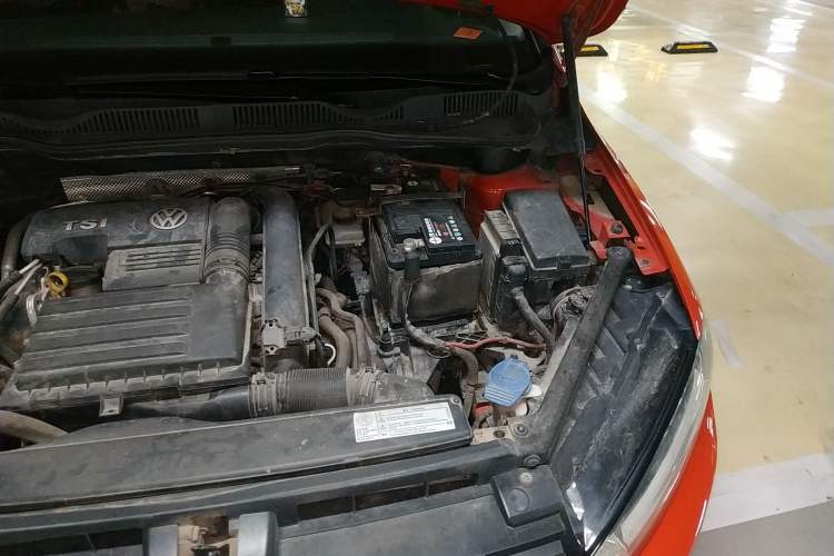 Used Volkswagen Golf Sportsvan 2018 230TSI Automatic Luxury Model Engine Bay Left