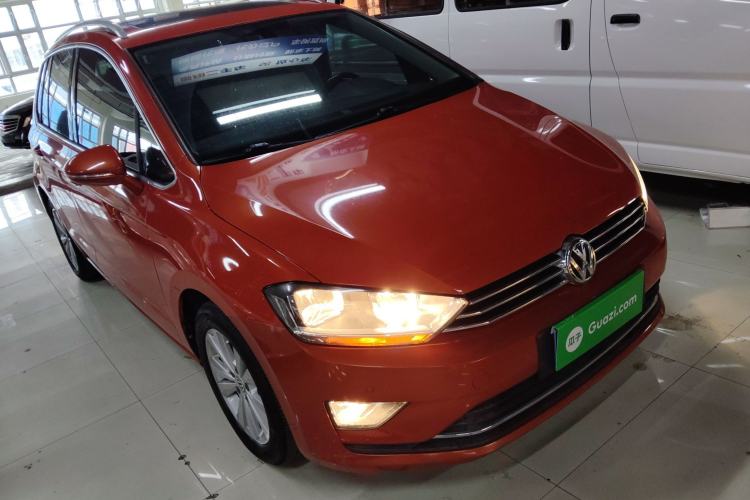 Used Volkswagen Golf Sportsvan 2018 230TSI Automatic Trend Edition Front Right 45 Deg