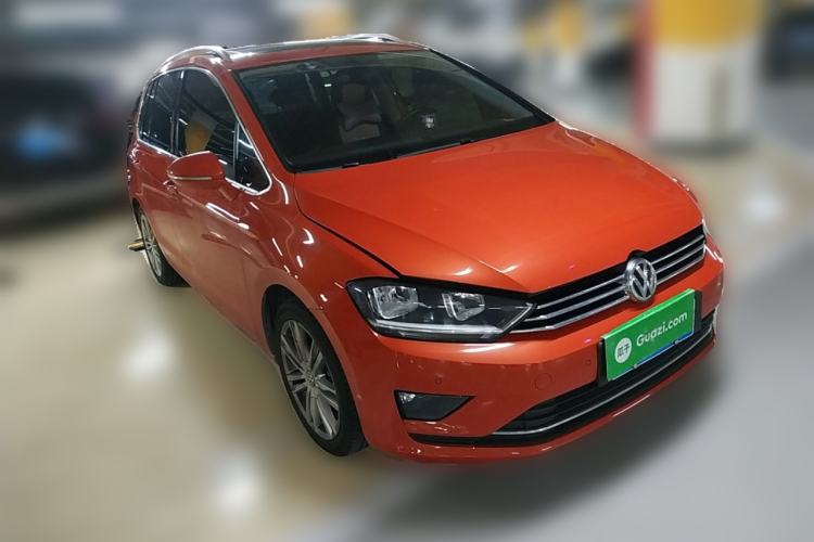 Used Volkswagen Golf Sportsvan 2018 230TSI Automatic Luxury Model Front Right 45 Deg