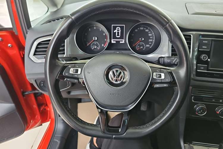 Used Volkswagen Golf Sportsvan 2018 230TSI Automatic Trend Edition Interior 2