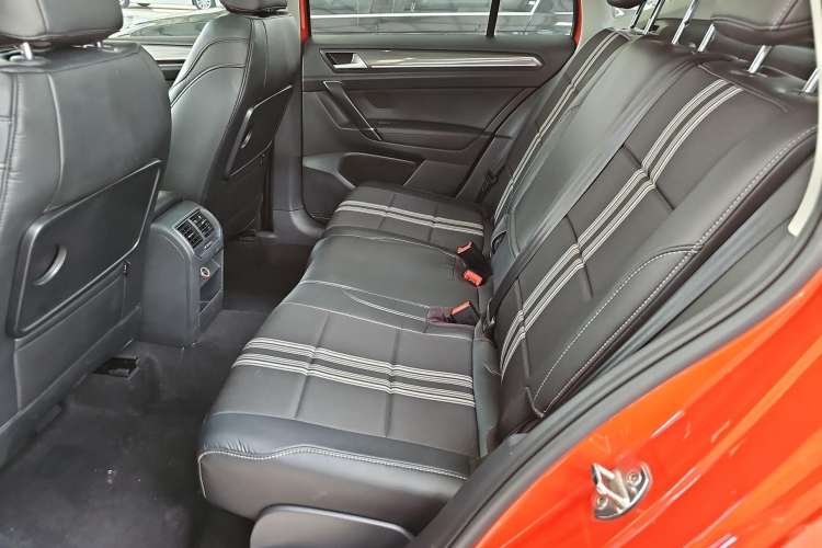 Used Volkswagen Golf Sportsvan 2018 230TSI Automatic Trend Edition Interior 6