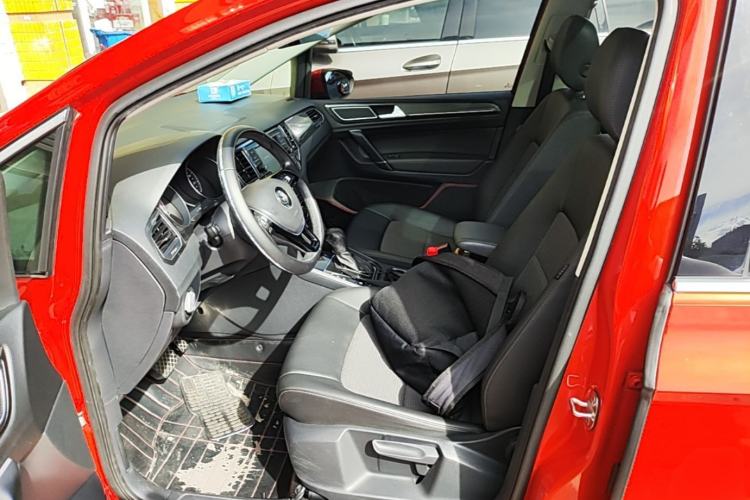 Used Volkswagen Golf Sportsvan 2018 230TSI Automatic Trend Edition Left Front Seat