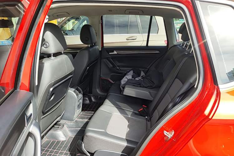 Used Volkswagen Golf Sportsvan 2018 230TSI Automatic Trend Edition Left Rear Seat