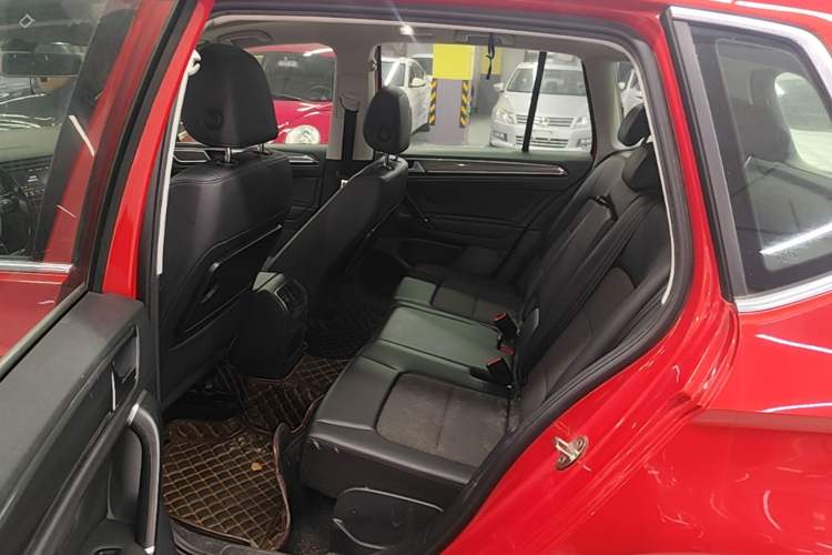 Used Volkswagen Golf Sportsvan 2018 230TSI Automatic Trend Edition Left Rear Seat