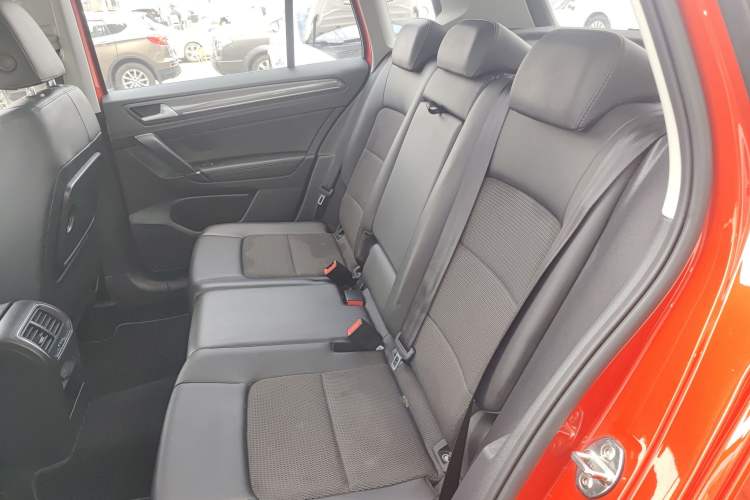 Used Volkswagen Golf Sportsvan 2018 230TSI Automatic Trend Edition Left Rear Seat