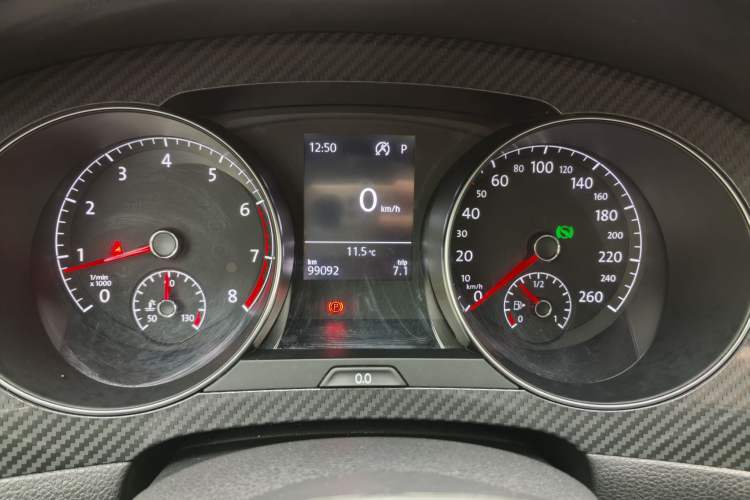 Used Volkswagen Golf Sportsvan 2018 2nd Anniversary Edition 230TSI Automatic Luxury Version Odometer Close Up