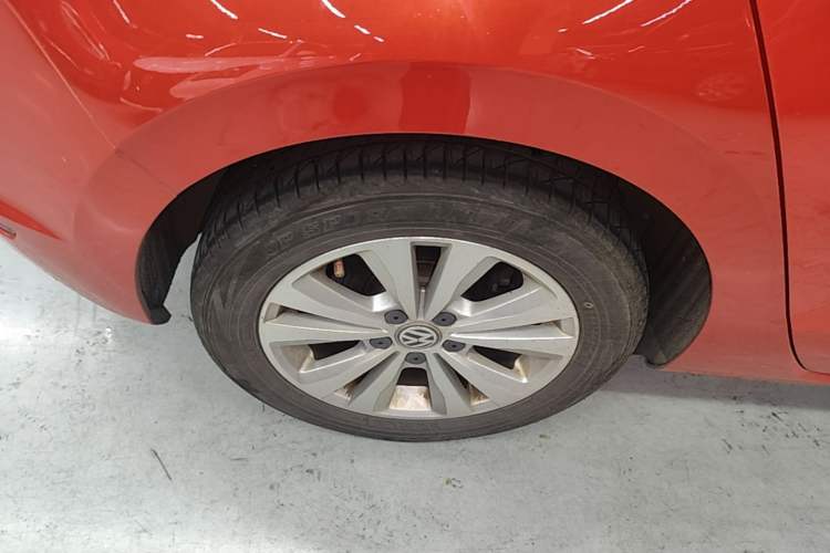 Used Volkswagen Golf Sportsvan 2018 230TSI Automatic Trend Edition Right Rear Wheel Hub