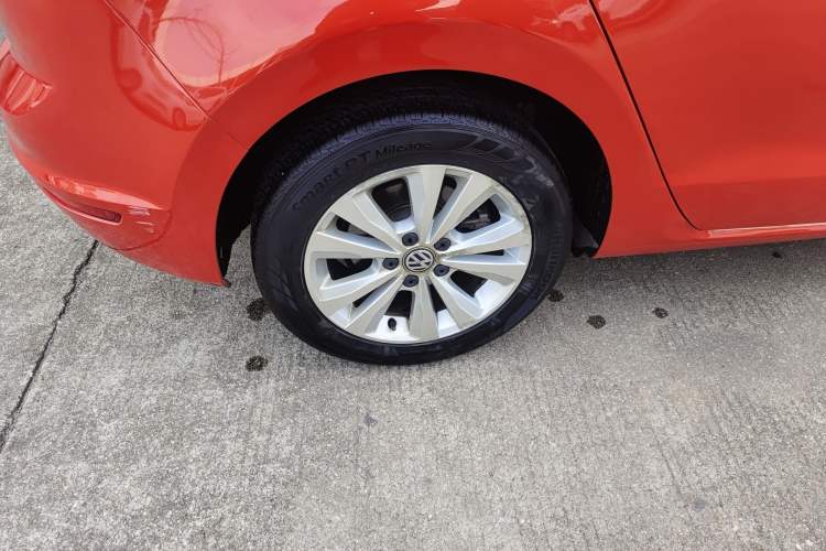 Used Volkswagen Golf Sportsvan 2018 230TSI Automatic Trend Edition Right Rear Wheel Hub