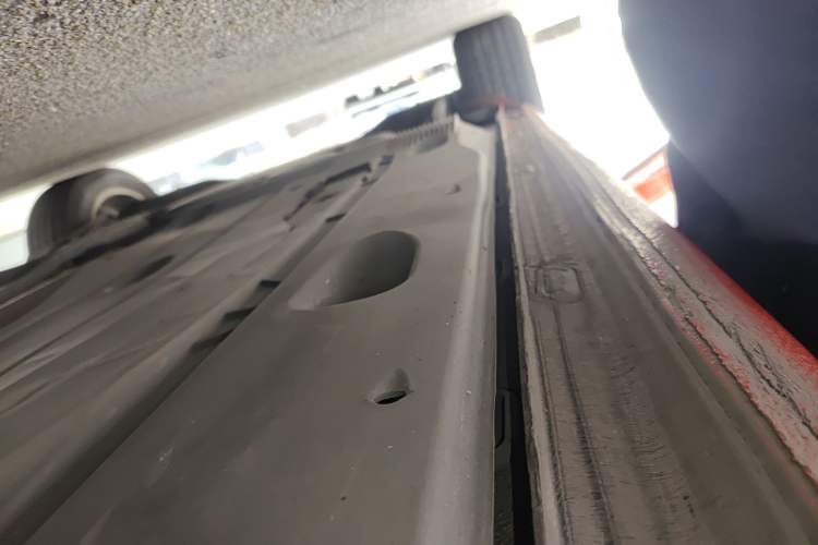 Used Volkswagen Golf Sportsvan 2018 230TSI Automatic Trend Edition Right Side Sill