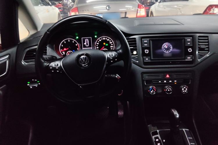 Used Volkswagen Golf Sportsvan 2018 230TSI Automatic Trend Edition Steering Wheel