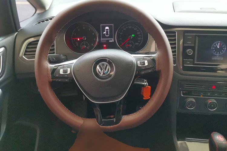Used Volkswagen Golf Sportsvan 2018 230TSI Automatic Trend Edition Steering Wheel