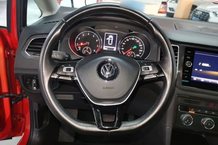 Used Volkswagen Golf Sportsvan 2018 2nd Anniversary Edition 230TSI Automatic Luxury Version Steering Wheel