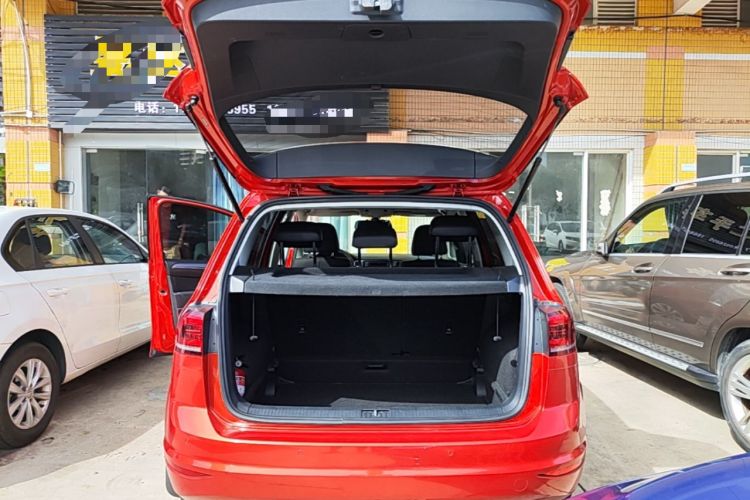 Used Volkswagen Golf Sportsvan 2018 230TSI Automatic Trend Edition Trunk