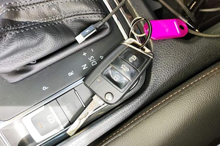 Used Volkswagen Golf Sportsvan 2018 230TSI Automatic Trend Edition Vehicle Key