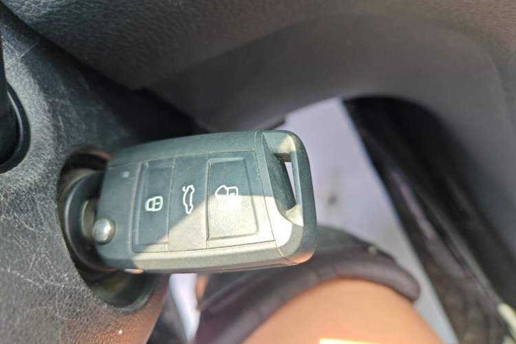 Used Volkswagen Golf Sportsvan 2018 1.6L Automatic Comfort Model Vehicle Key