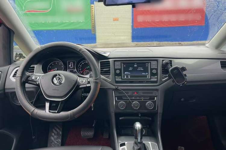 Used Volkswagen Golf Sportsvan 2018 230TSI Automatic Trend Edition Interior 1