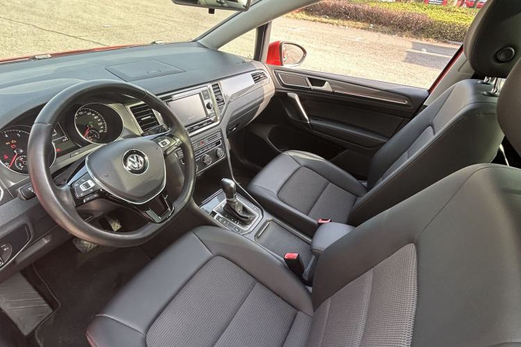 Used Volkswagen Golf Sportsvan 2018 230TSI Automatic Trend Edition Interior 2