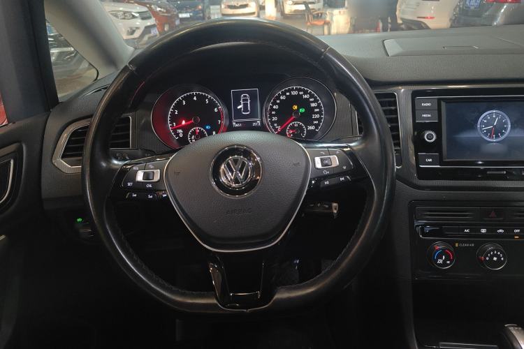 Used Volkswagen Golf Sportsvan 2018 230TSI Automatic Trend Edition Steering Wheel