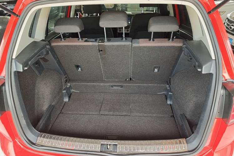 Used Volkswagen Golf Sportsvan 2018 1.6L Automatic Comfort Model Trunk