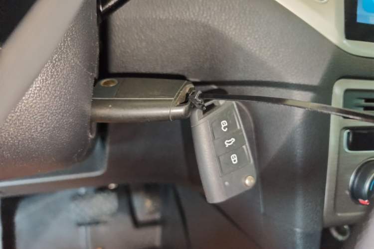 Used Volkswagen Golf Sportsvan 2018 1.6L Automatic Comfort Model Vehicle Key