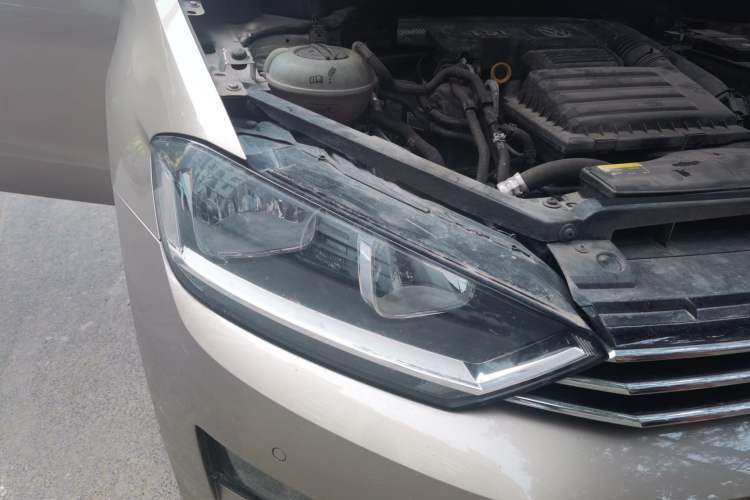 Used Volkswagen Golf Sportsvan 2018 230TSI Automatic Trend Edition Right Front Headlight