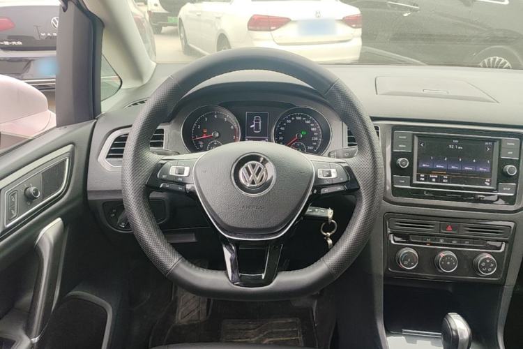 Used Volkswagen Golf Sportsvan 2018 230TSI Automatic Trend Edition Steering Wheel