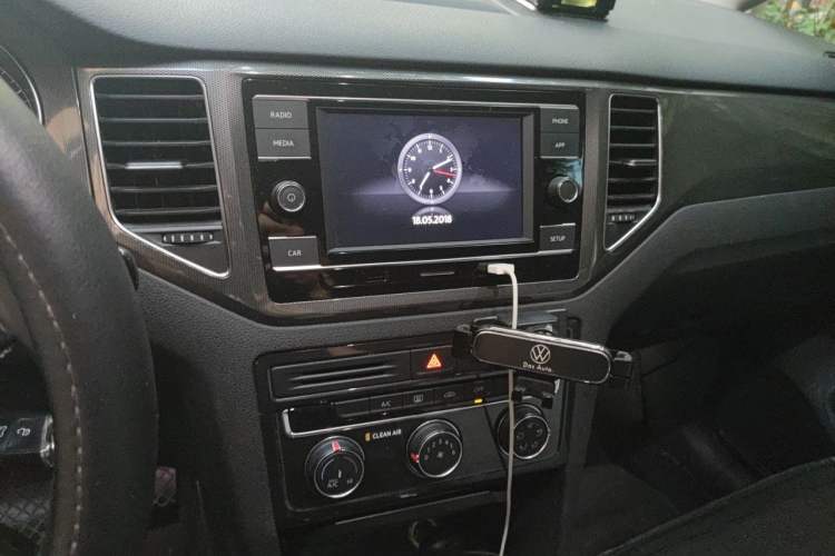 Used Volkswagen Golf Sportsvan 2018 230TSI Automatic Trend Edition Audio And AC Panel