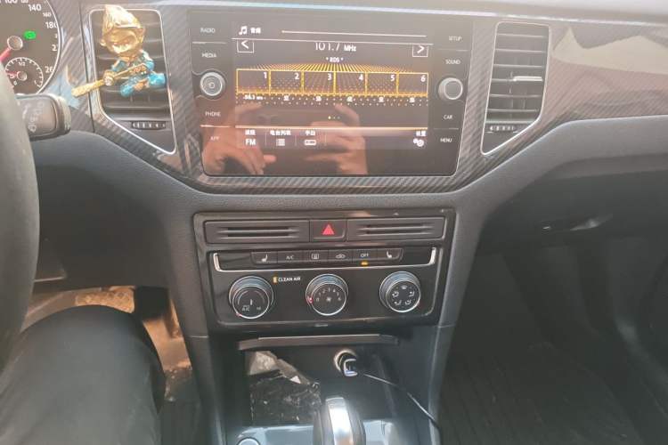Used Volkswagen Golf Sportsvan 2018 280TSI Automatic Luxury Model Audio And AC Panel