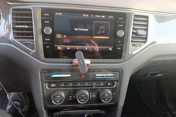 Used Volkswagen Golf Sportsvan 2018 280TSI Automatic Flagship Model Audio And AC Panel