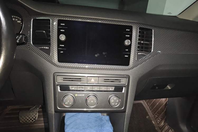 Used Volkswagen Golf Sportsvan 2018 230TSI Automatic Luxury Model Audio And AC Panel
