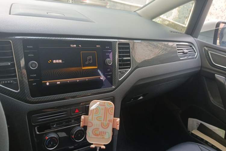 Used Volkswagen Golf Sportsvan 2018 280TSI Automatic Luxury Model Audio And AC Panel