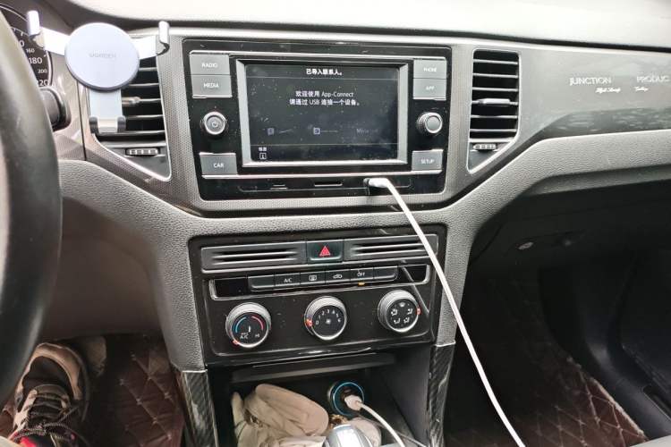 Used Volkswagen Golf Sportsvan 2018 230TSI Automatic Trend Edition Audio And AC Panel