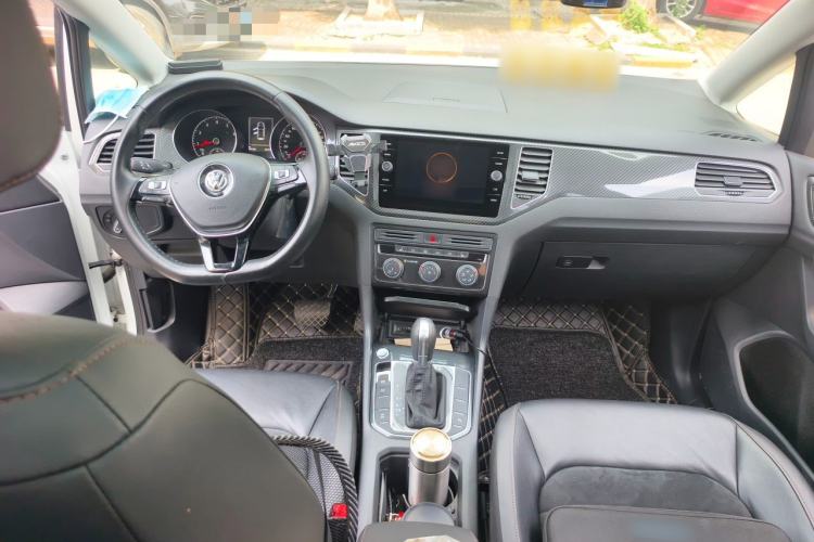 Used Volkswagen Golf Sportsvan 2018 230TSI Automatic Luxury Model Center Console
