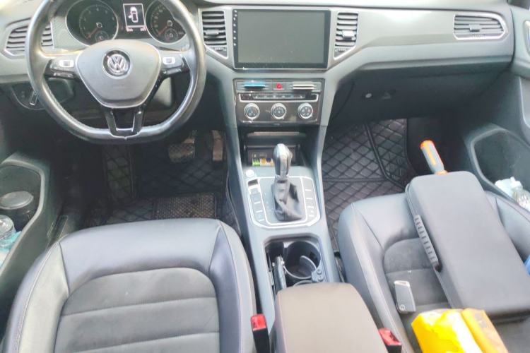 Used Volkswagen Golf Sportsvan 2018 230TSI Automatic Luxury Model Center Console