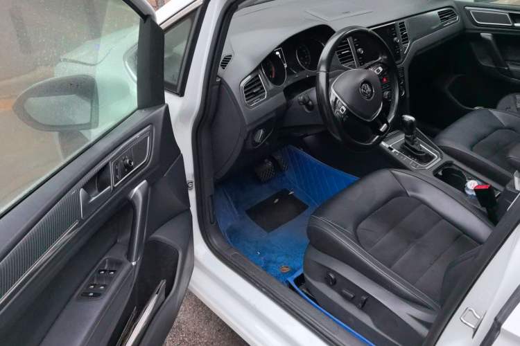 Used Volkswagen Golf Sportsvan 2018 280TSI Automatic Luxury Model Driver Seat