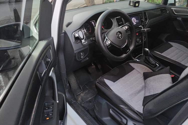 Used Volkswagen Golf Sportsvan 2018 230TSI Automatic Trend Edition Driver Seat