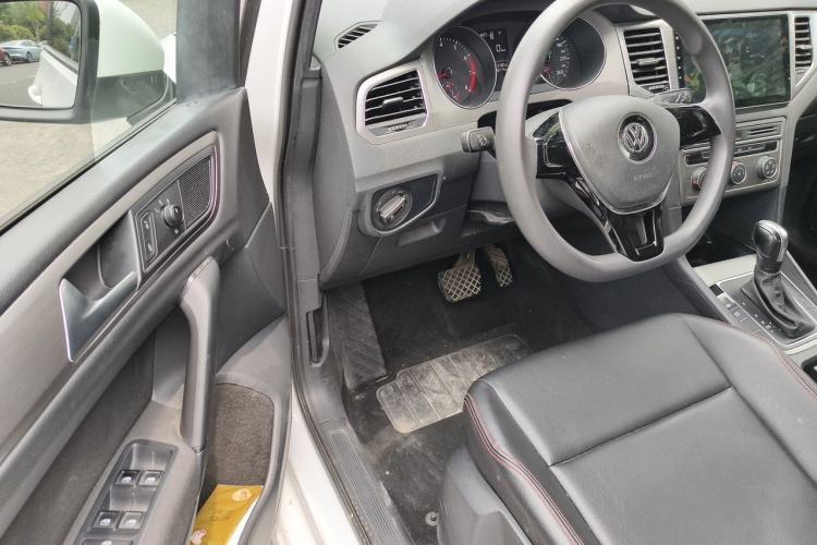 Used Volkswagen Golf Sportsvan 2018 1.6L Automatic Comfort Model Driver Seat