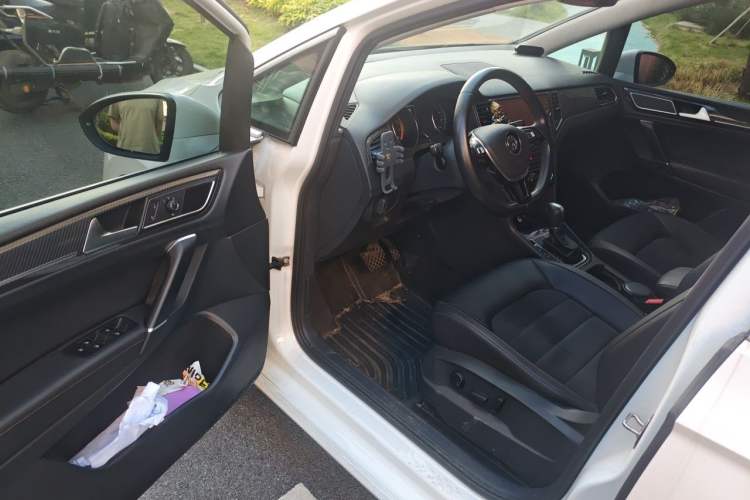 Used Volkswagen Golf Sportsvan 2018 280TSI Automatic Luxury Model Driver Seat