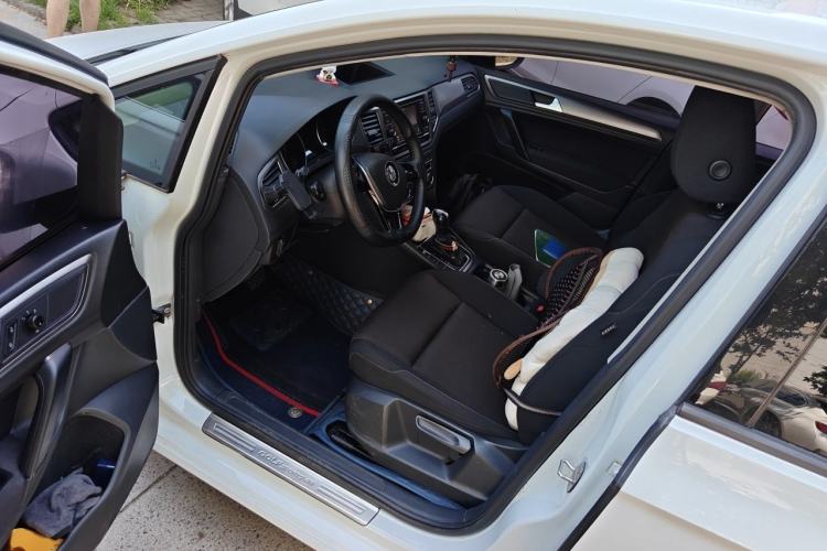 Used Volkswagen Golf Sportsvan 2018 1.6L Automatic Comfort Model Driver Seat